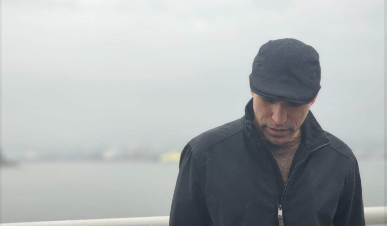 صدای قدم های مقدس ابلیس